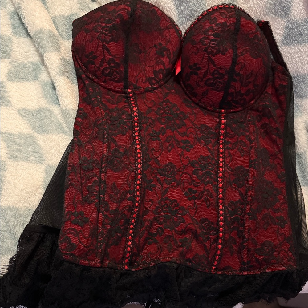 Elegant Red and Black Lace Bustier